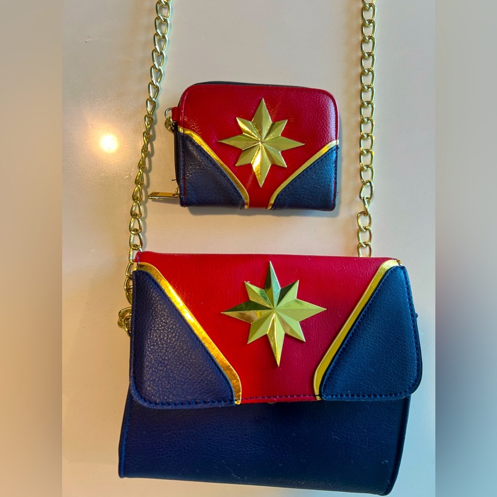Captain Marvel Crossbody Purse - Marvel Authentic